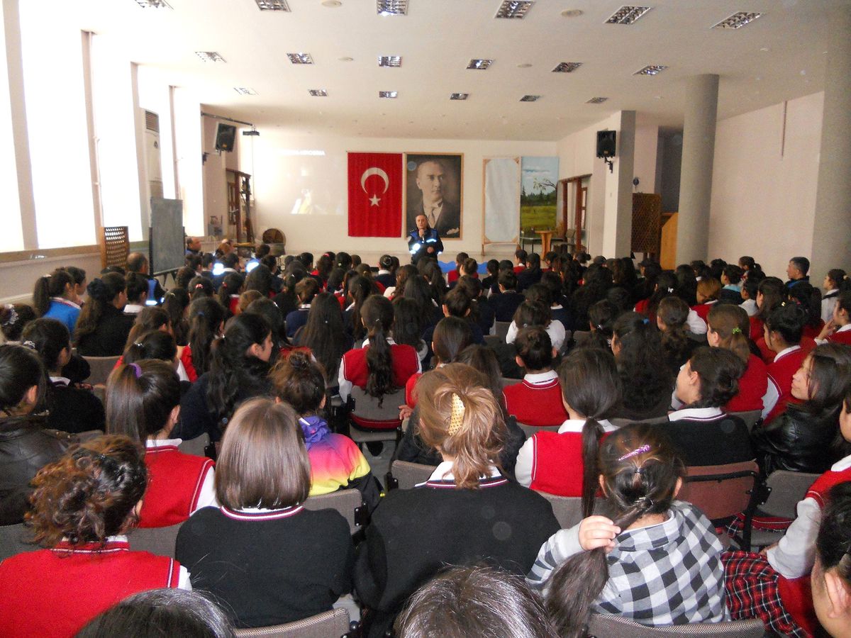 Öğrenciler Suçlara Karşı Bilgilendirildi