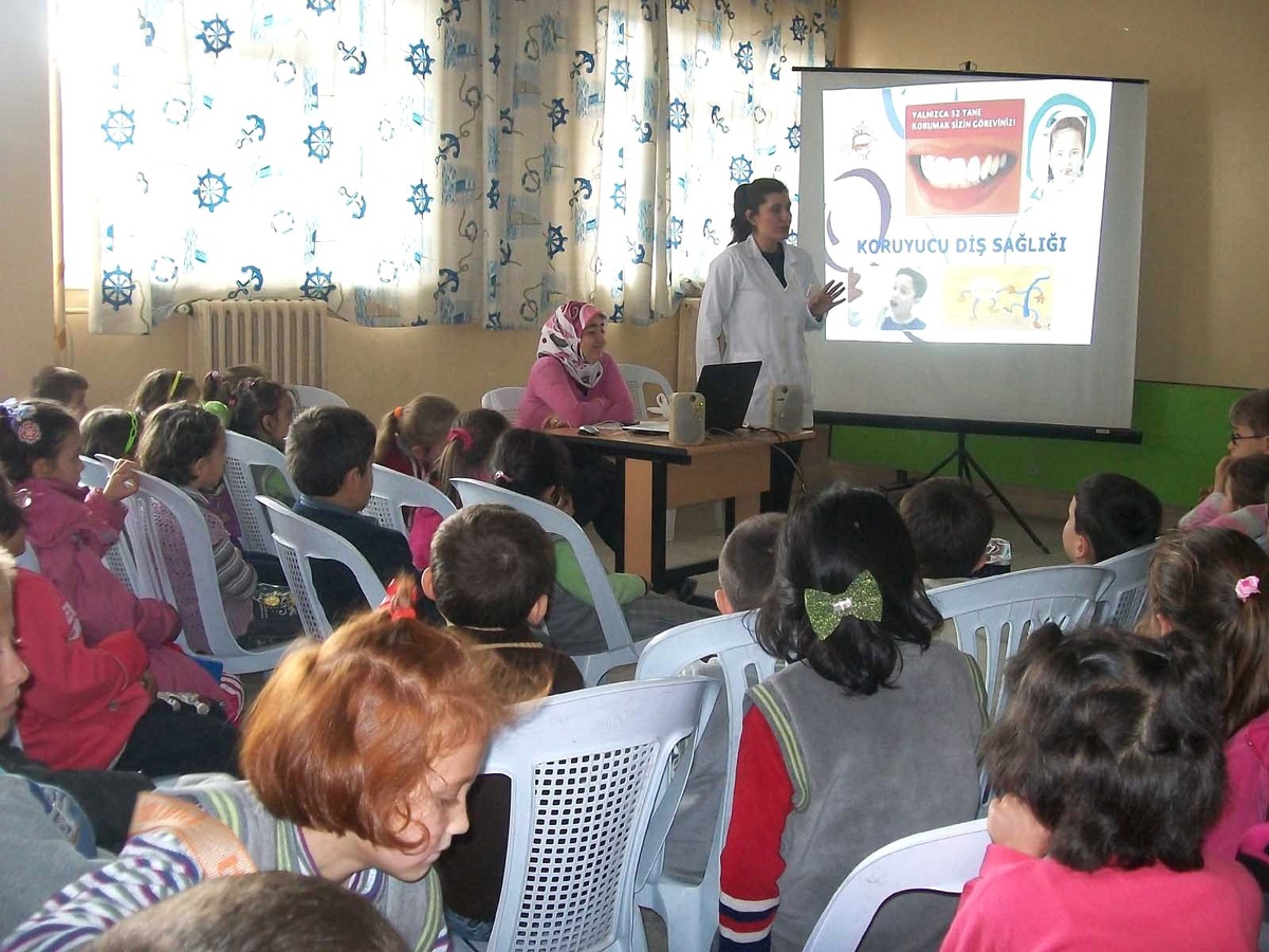 Öğrencilere Ağız ve Diş Sağlığı Semineri