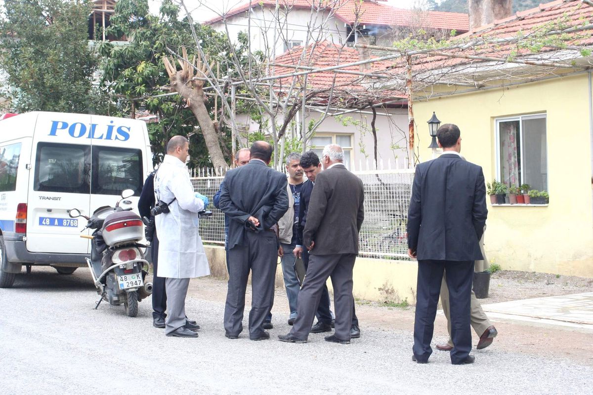 Öğretmen Evinde Ölü Bulundu