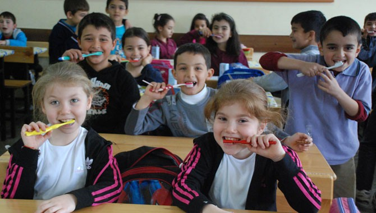 Okullarda Flor Jel Uygulaması