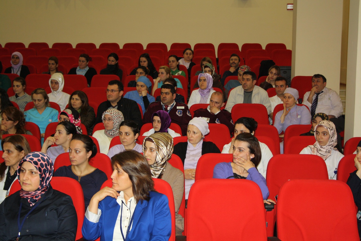 İyi İletişim İçin Sağlıkçılara Eğitim Veriliyor