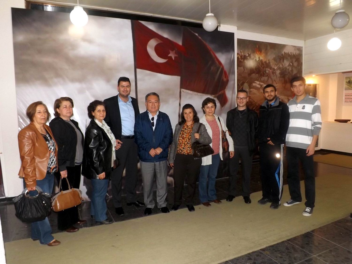 Salihli Chp, Dünya Tiyatro Günü\'nü Kutladı