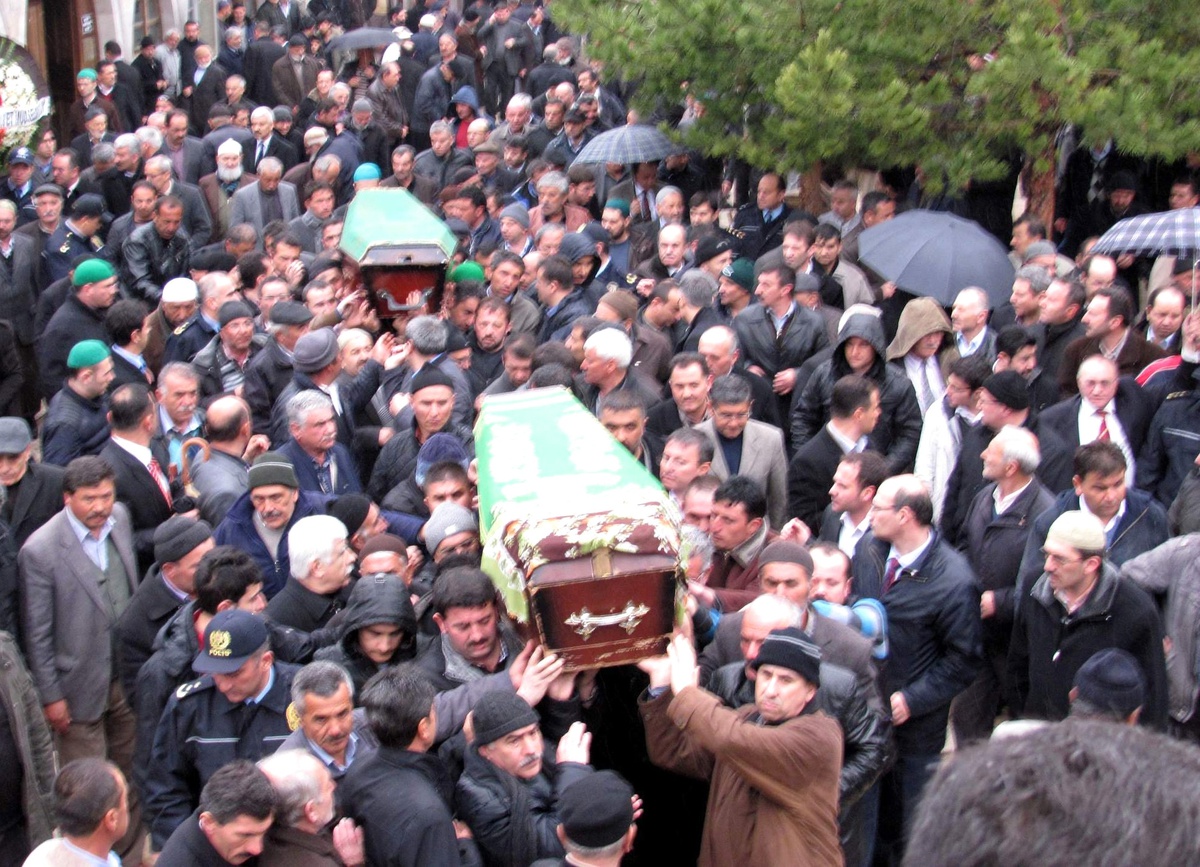 Sobadan Zehirlenen Yaşlı Çift Toprağa Verildi