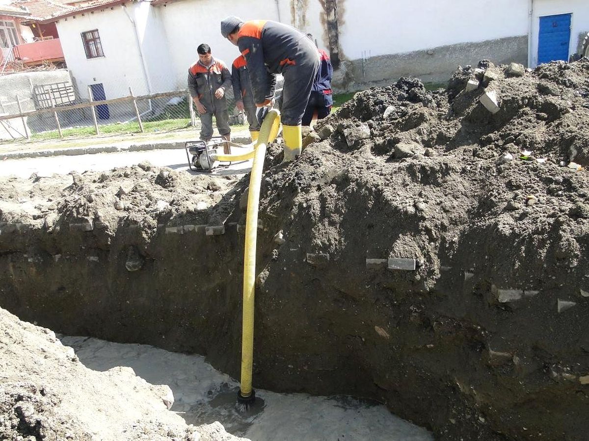 Sungurlu Belediyesi Su Kaçakları ile Mücadele Ediyor