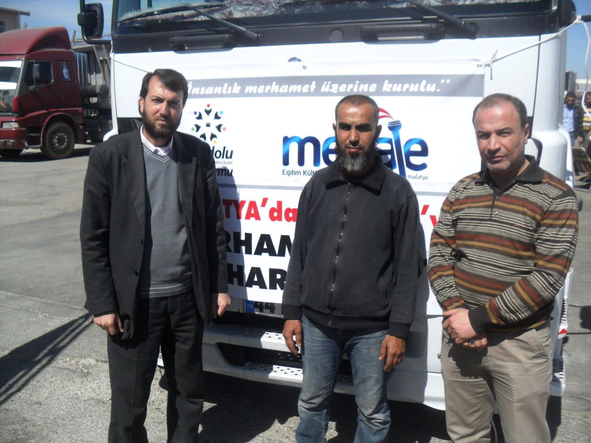 Suriye\'ye Yardım Teslim Edildi