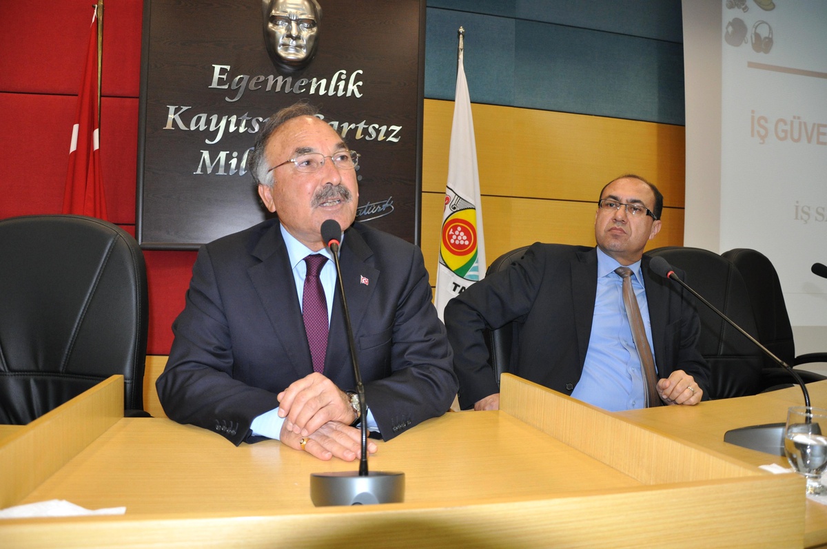 Tarsus Belediyesi Çalışanlarına \'İş Sağlığı ve Güvenliği Temel Eğitimi\'