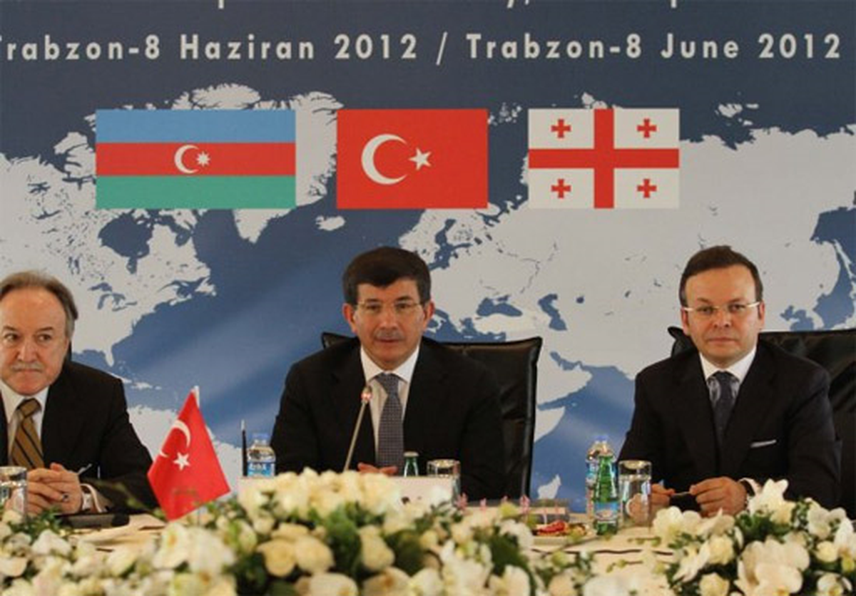 Türkiye-Azerbaycan-Gürcistan Üçlü Zirvesi Başladı