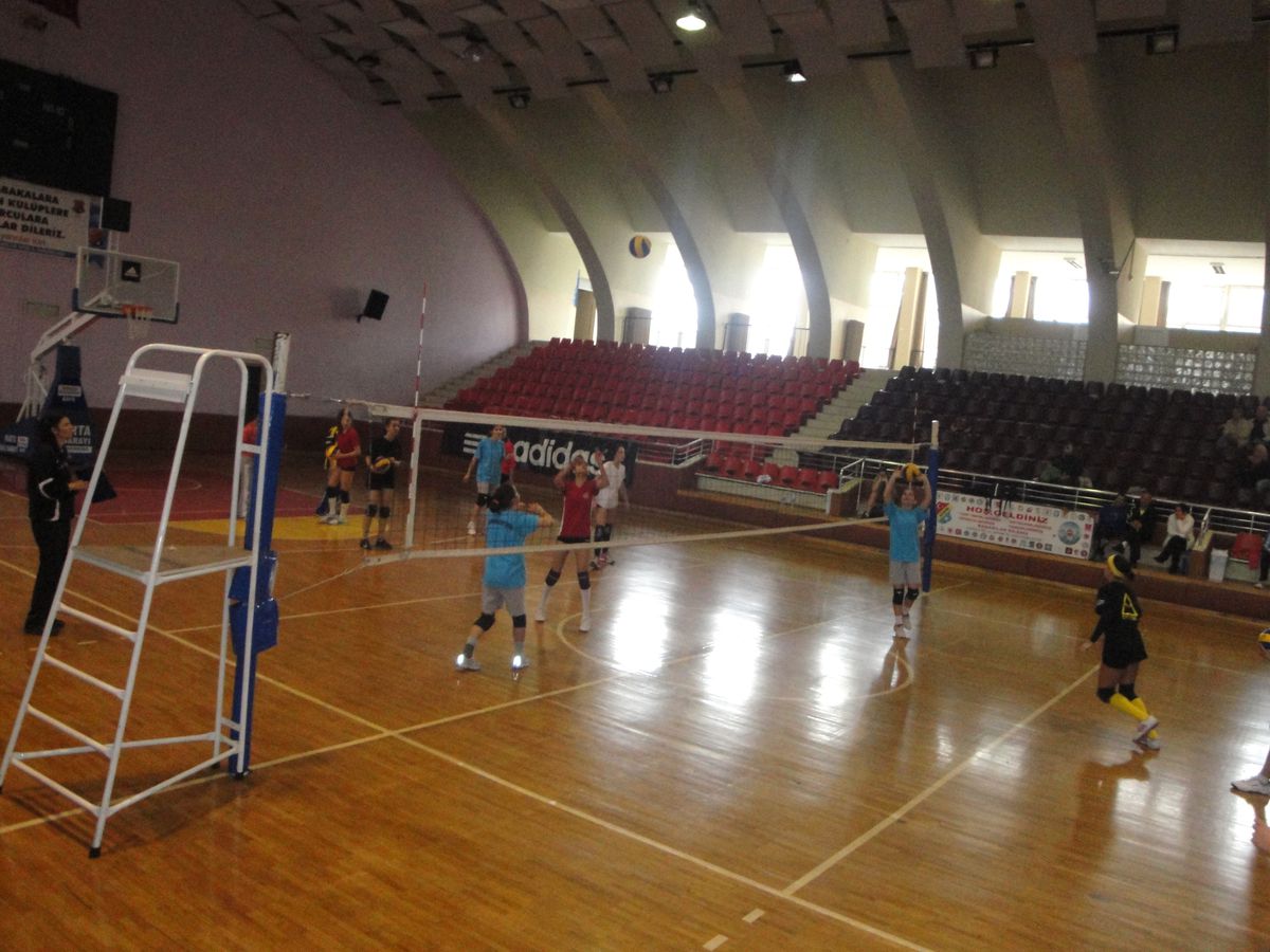 Voleybol Seçmeleri Yapıldı