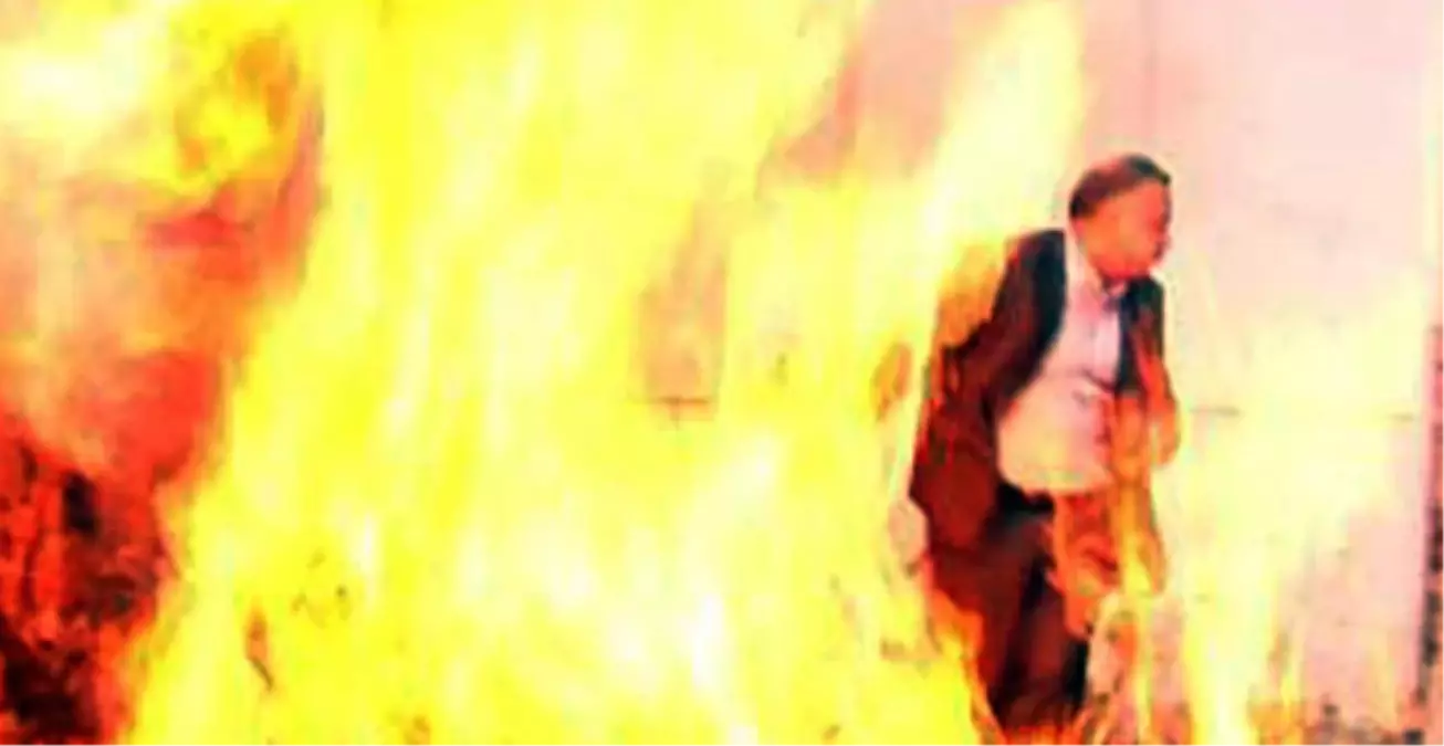 Yangın Tatbikatında Kendini Yaktı