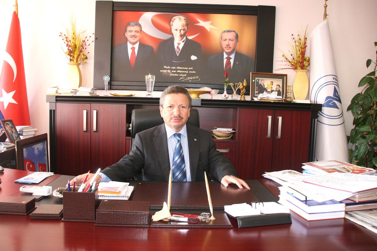 Yozgat Belediyesi Bu Yıl 500 Bin Lale, Çiçek Çeşitleri ve Çam Fidanını Toprakla Buluşturcak