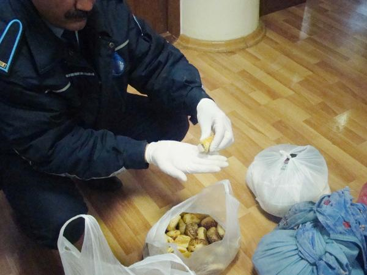 2 Bin Liralık Cep Telefonu Kullanan Dilenci