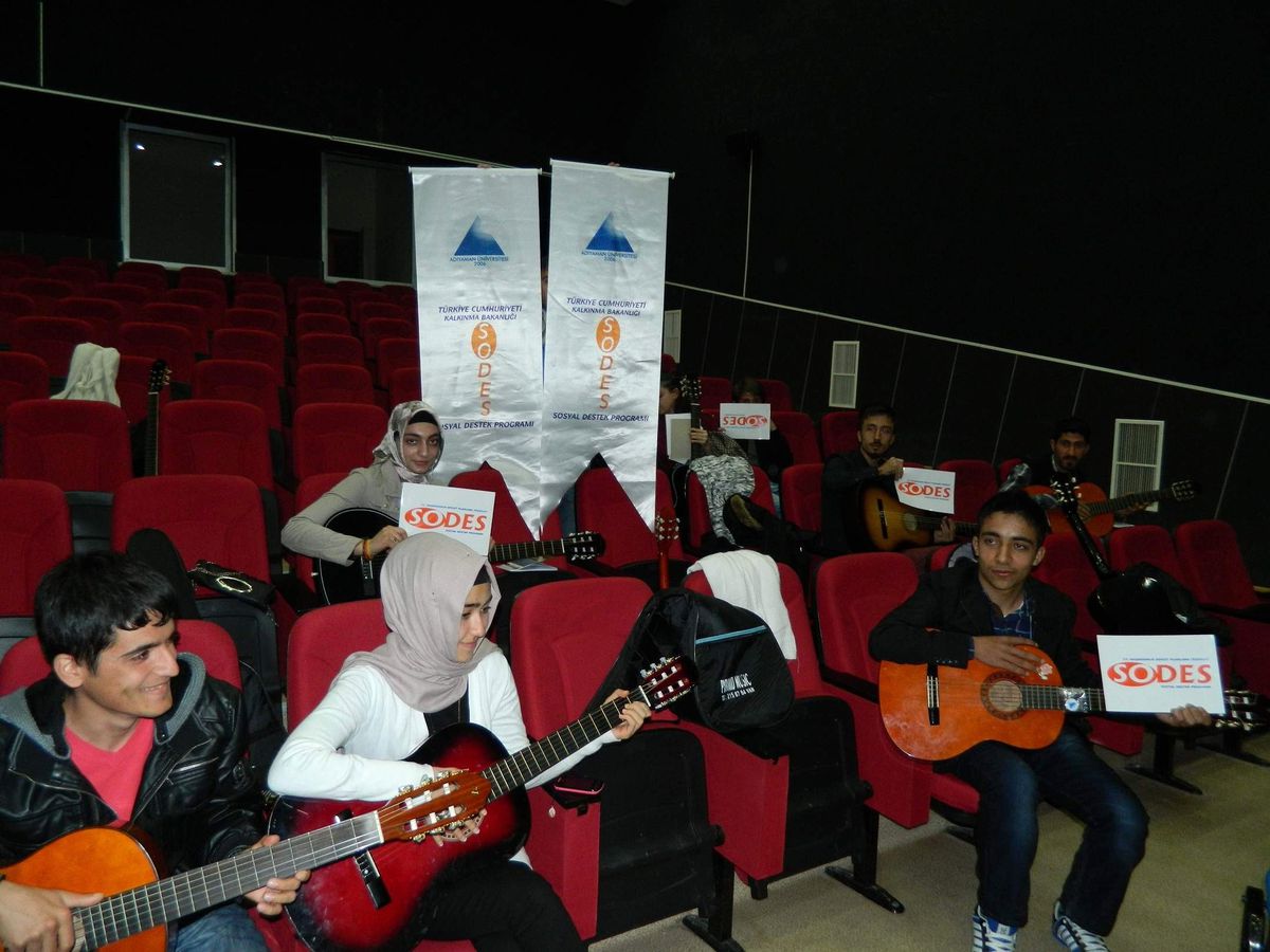 Adıyaman Üniversitesi\'nde Gitar Kursu Açıldı