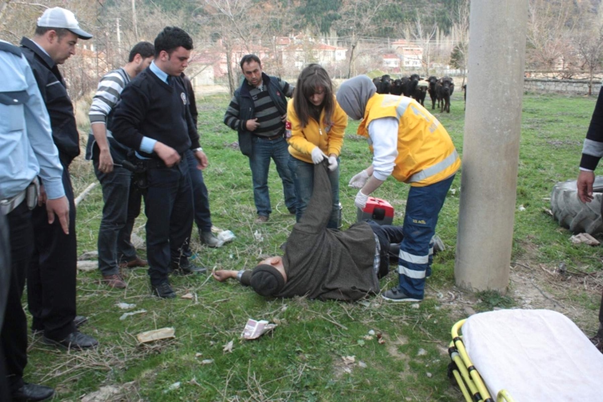 Afyonkarahisar\'da Alacak Verecek Kavgası Kanlı Bitti