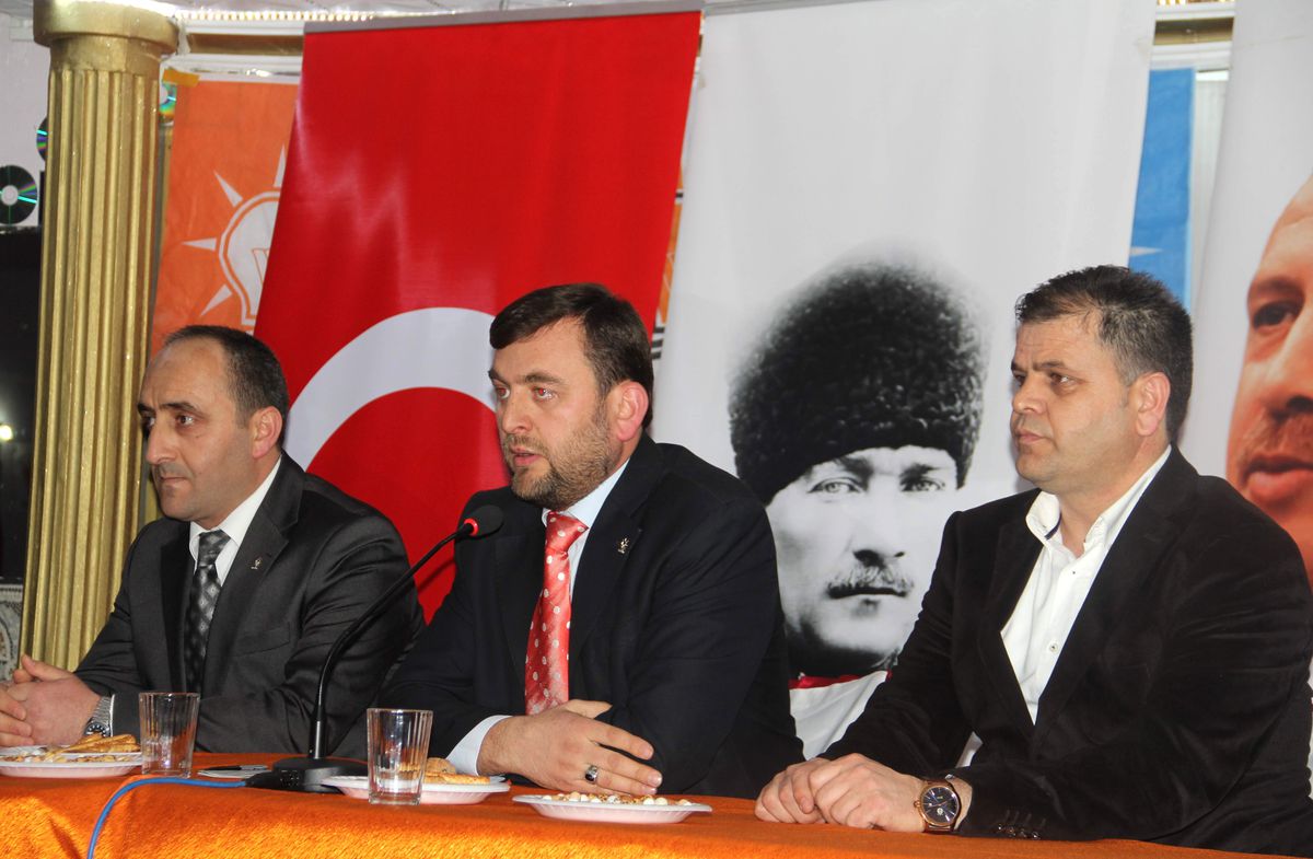 AK Parti\'den Gülabibey\'de Mahalle Toplantısı