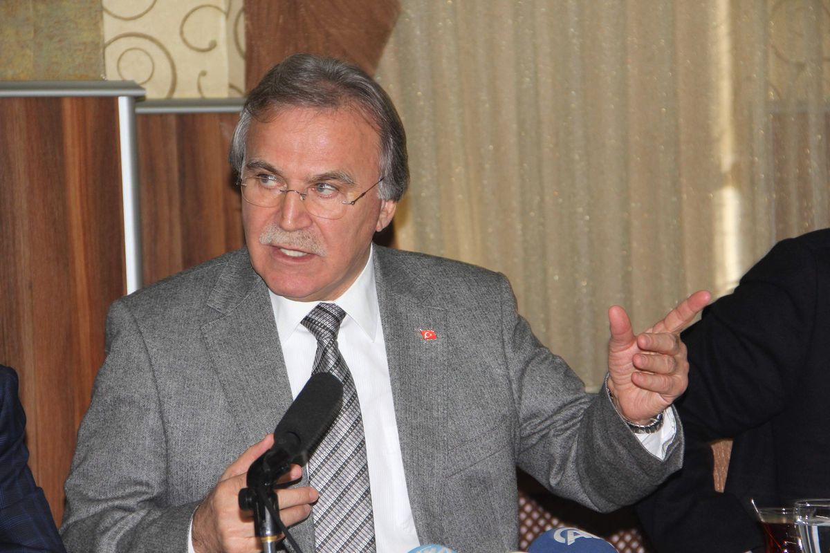 AK Parti Genel Başkan Yardımcısı Şahin: "Siyasiler ve Halk, Basından Düz Ayna Olmasını Bekler"