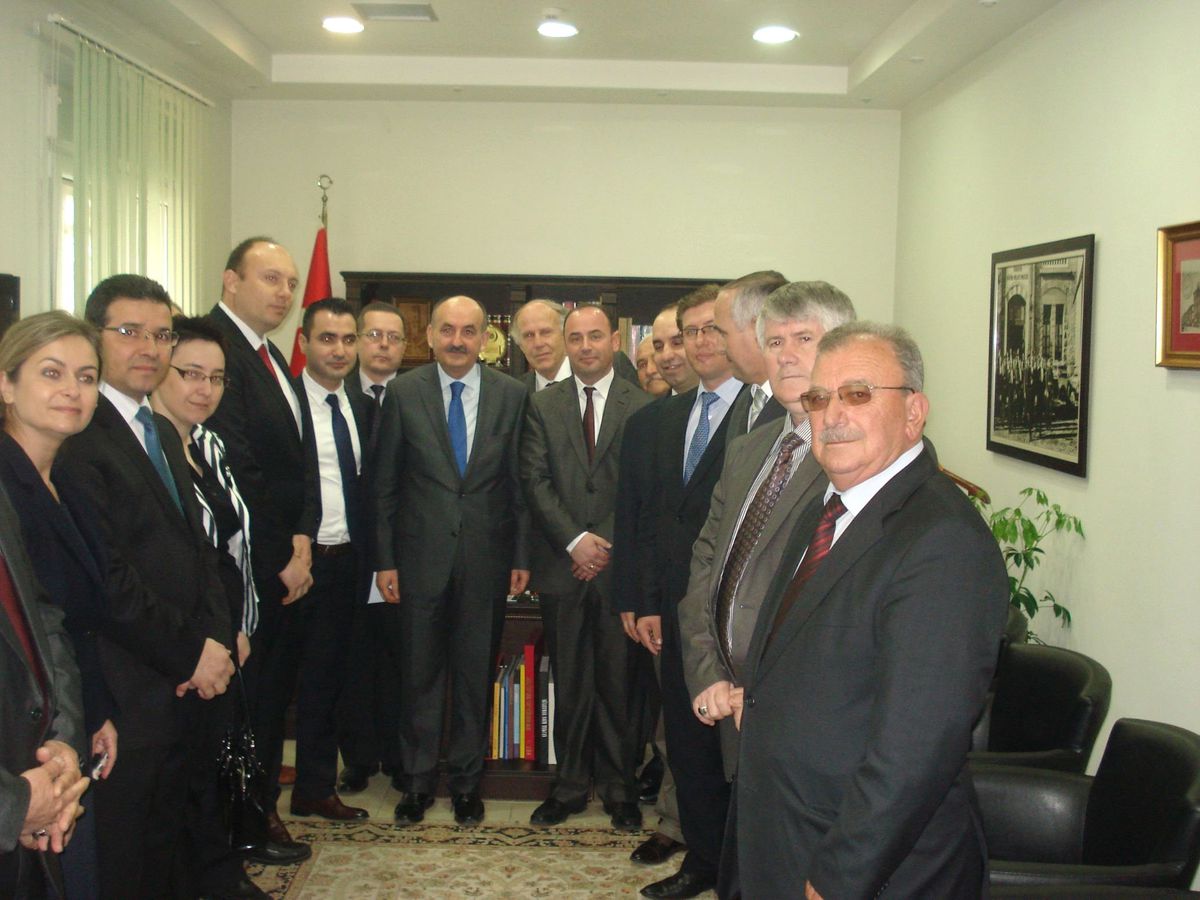 Bakan Müezzinoğlu, Gümülcine\'de Soydaşlarla Buluştu