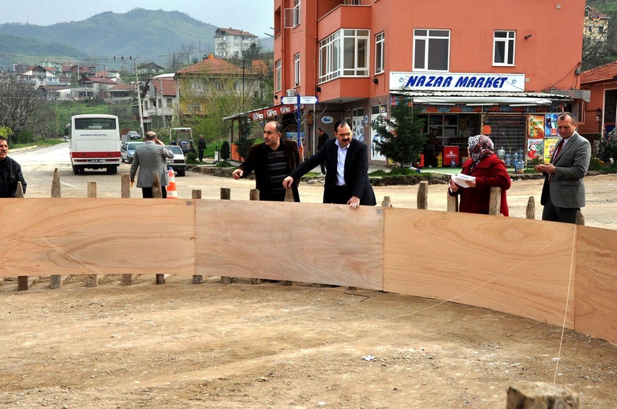 Başkan Ayaz Meydan Çalışmalarını Yerinde İnceledi