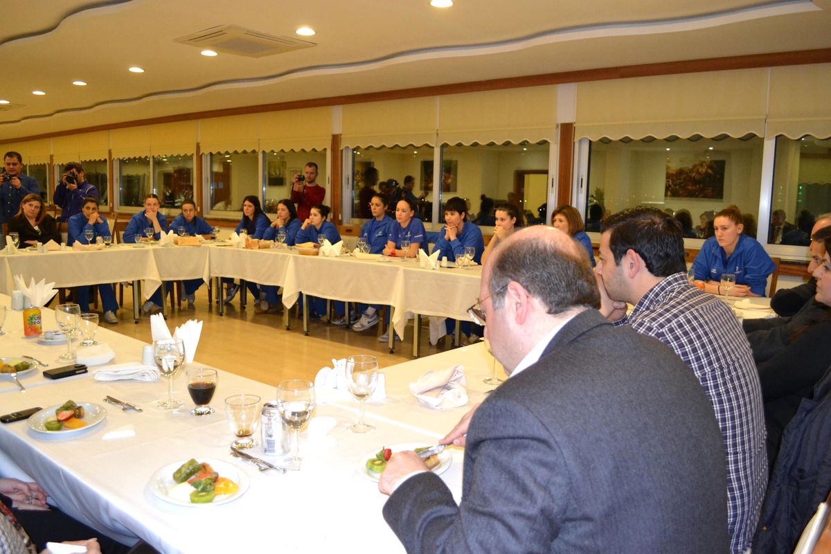 Başkan Orhan, Kuğularla Yemekte Bir Araya Geldi