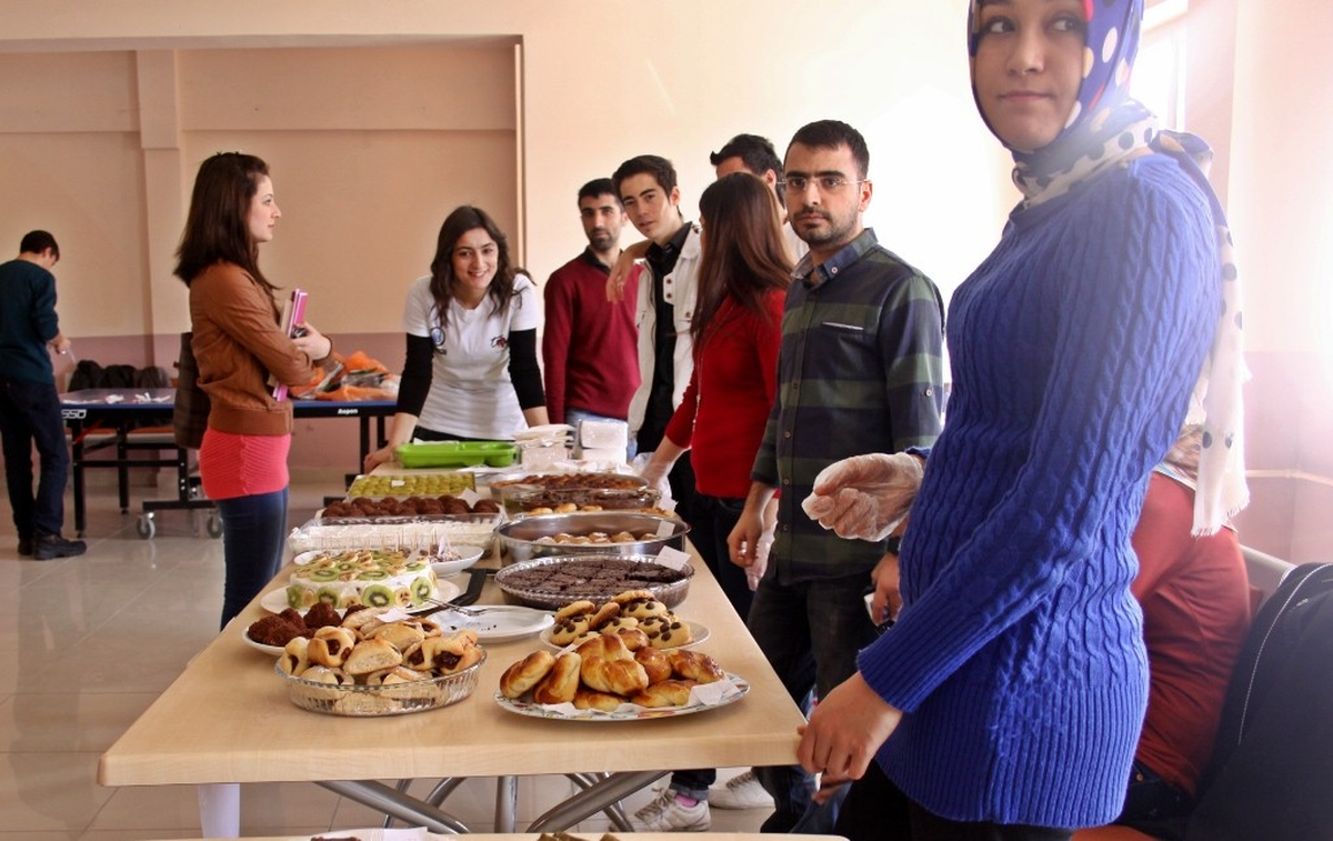 Bayburt Üniversitesi Tog, Yetim ve Öksüz Çocular İçin Kermes Düzenledi