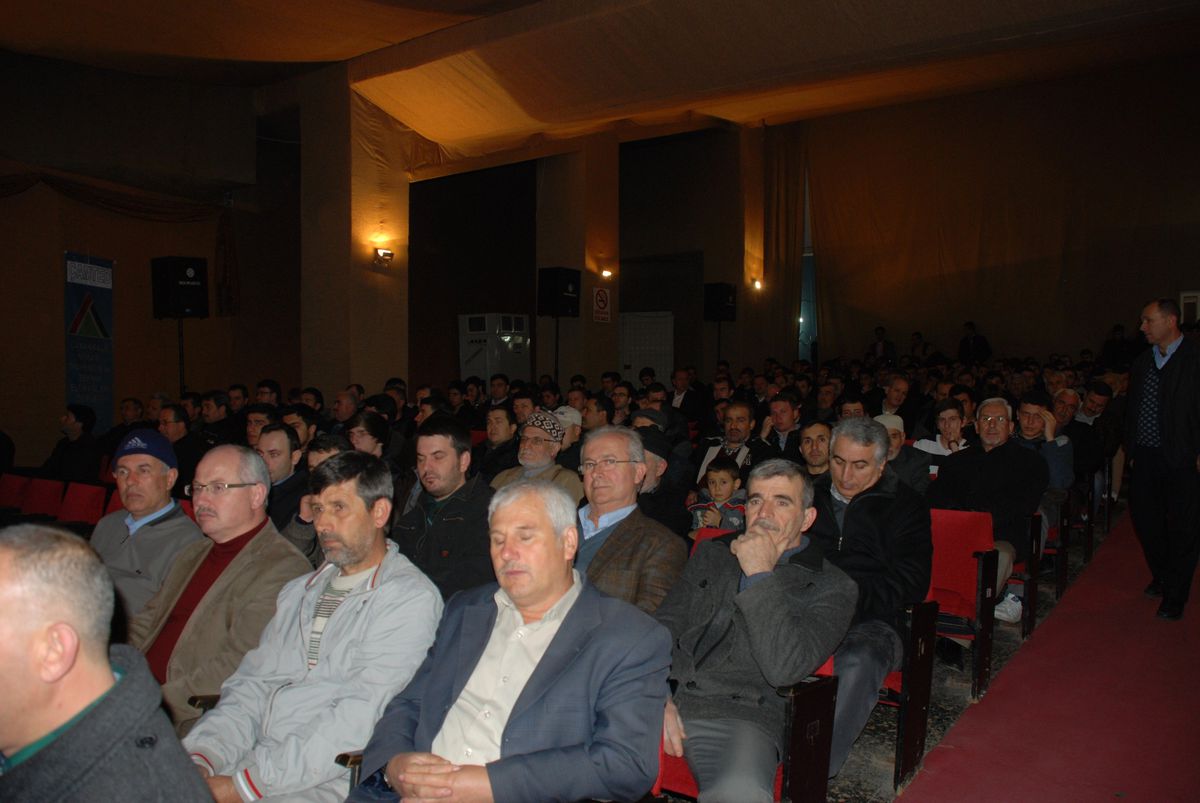 Biga\'da Sevgi ve Hoşgörü İkliminde Mevlana Konferansı