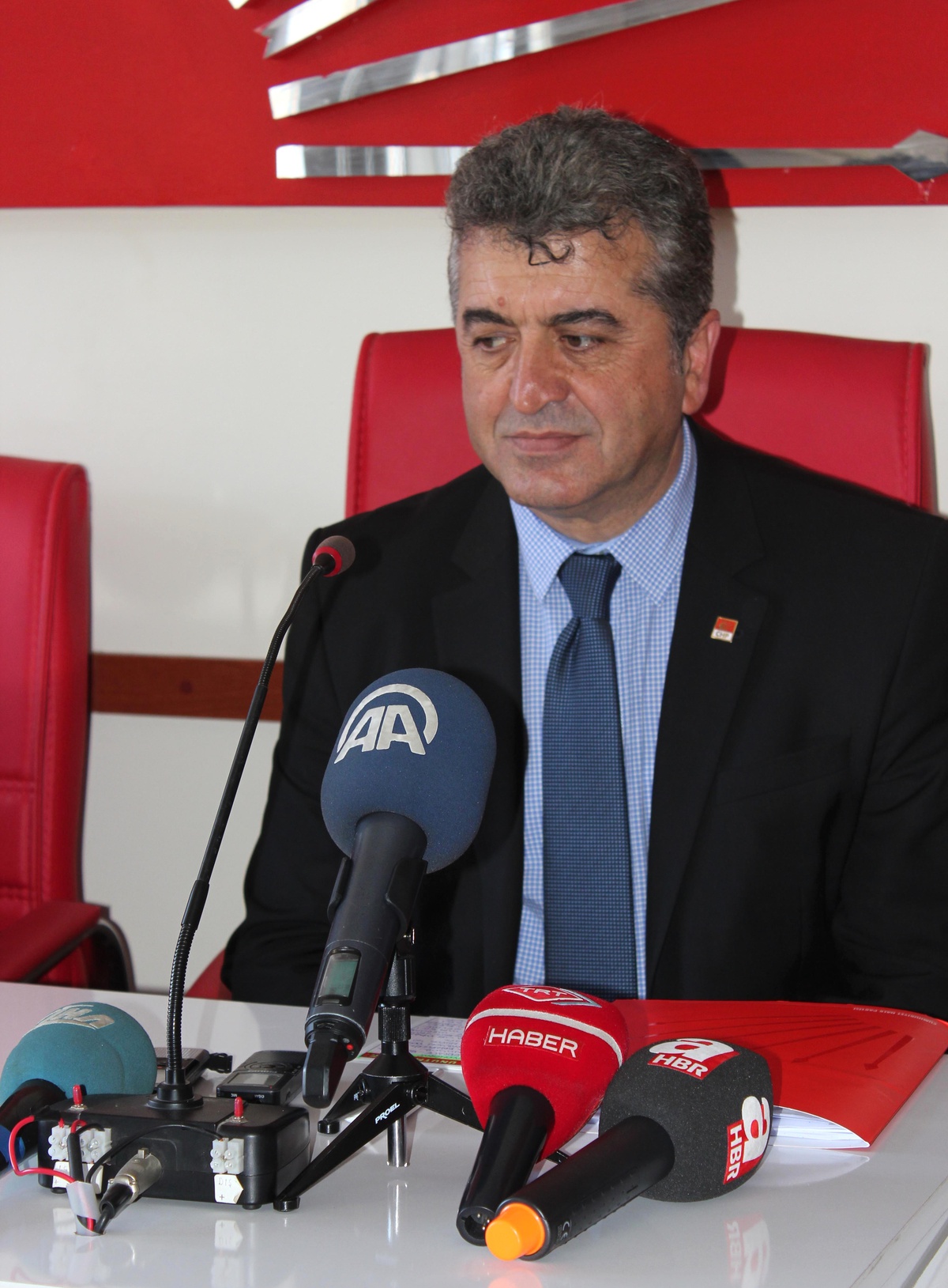 CHP\'li Akkaya: "Açılım Politikalarıyla İnsanların Kafaları Başka Yerlere Çekiliyor"