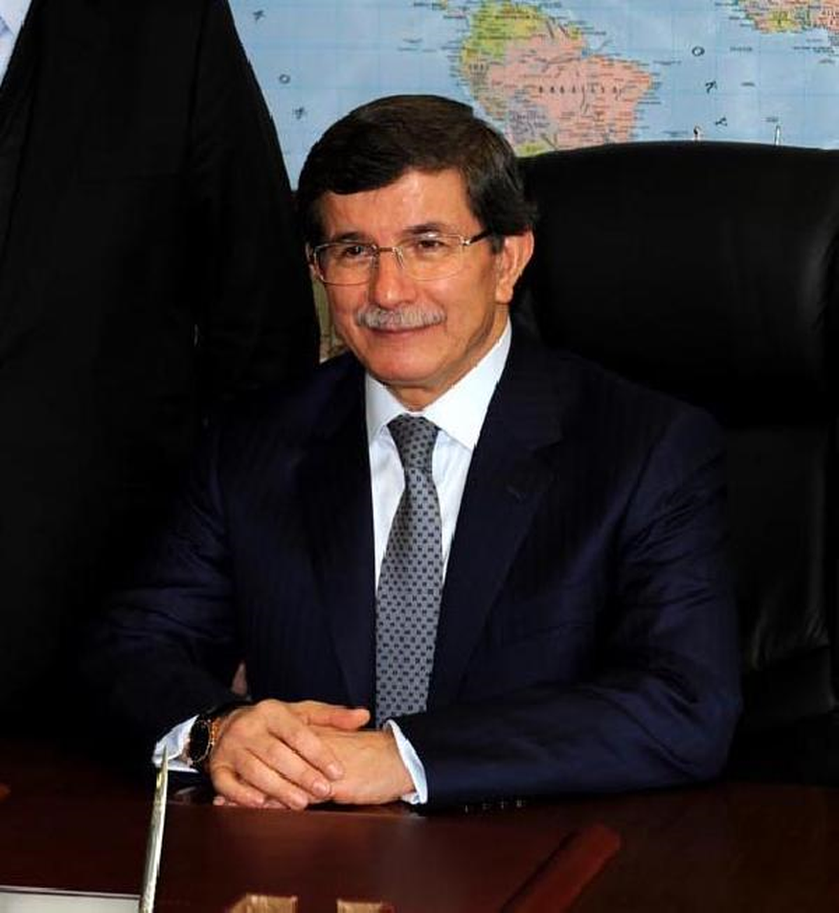 Davutoğlu ve Arınç, Haftasonu Manisa\'da