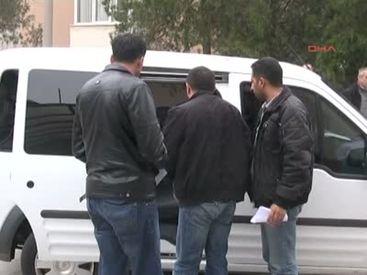 Babasını Kalbinden Bıçakladı