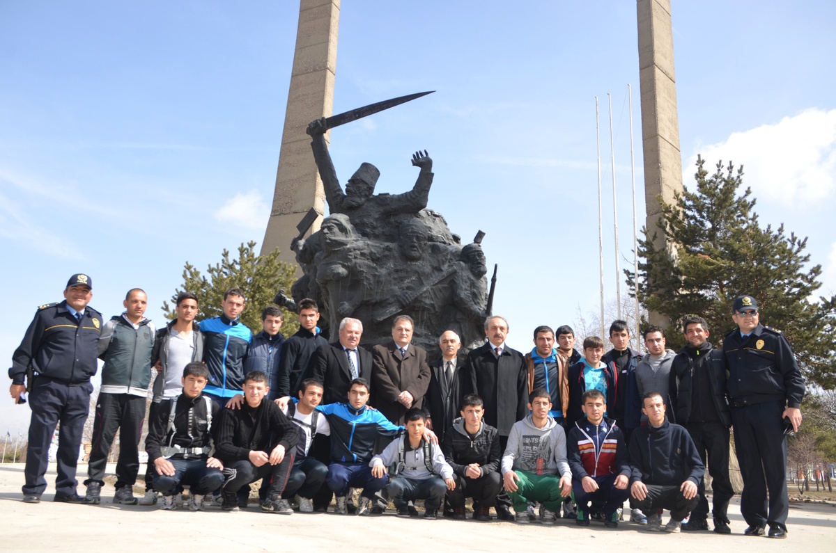 Erzurum Spor Lisesi Öğrencileri Tabyalara Yürüdü