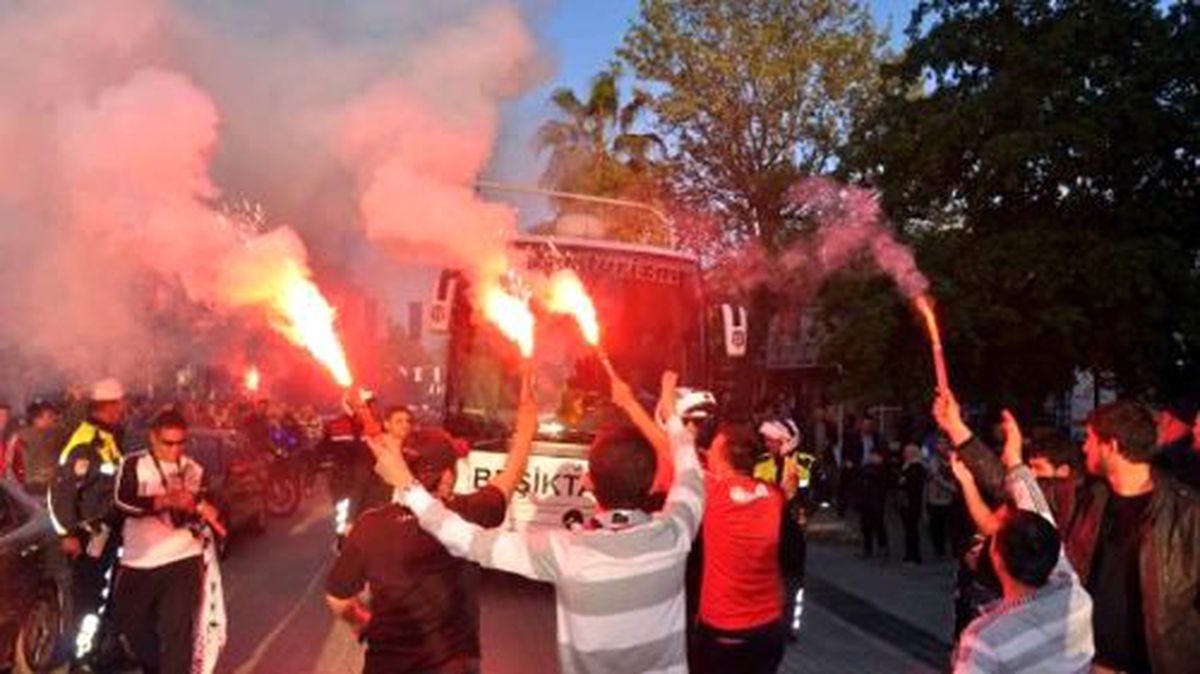 Fethiye\'de Beşiktaş Coşkusu