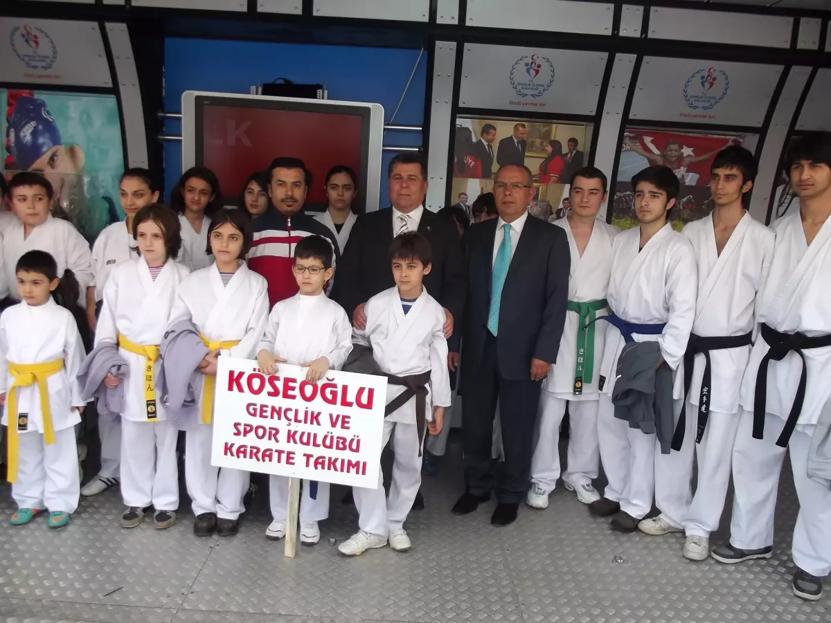 Gezici Spor Tır'ı Aydın'da Ziyaretçilerini Ağırlıyor