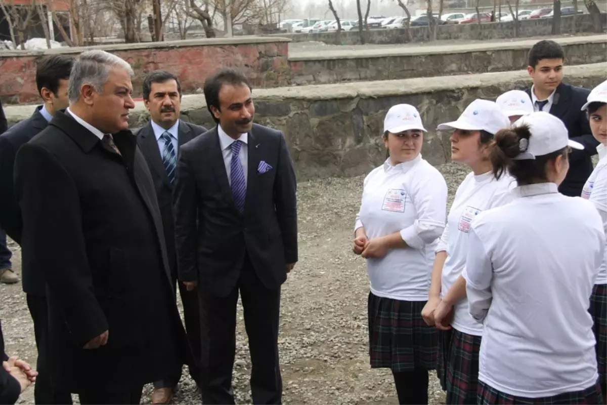 Hasta ve Yaşlılara Profesyonel Bakıcılar Geliyor