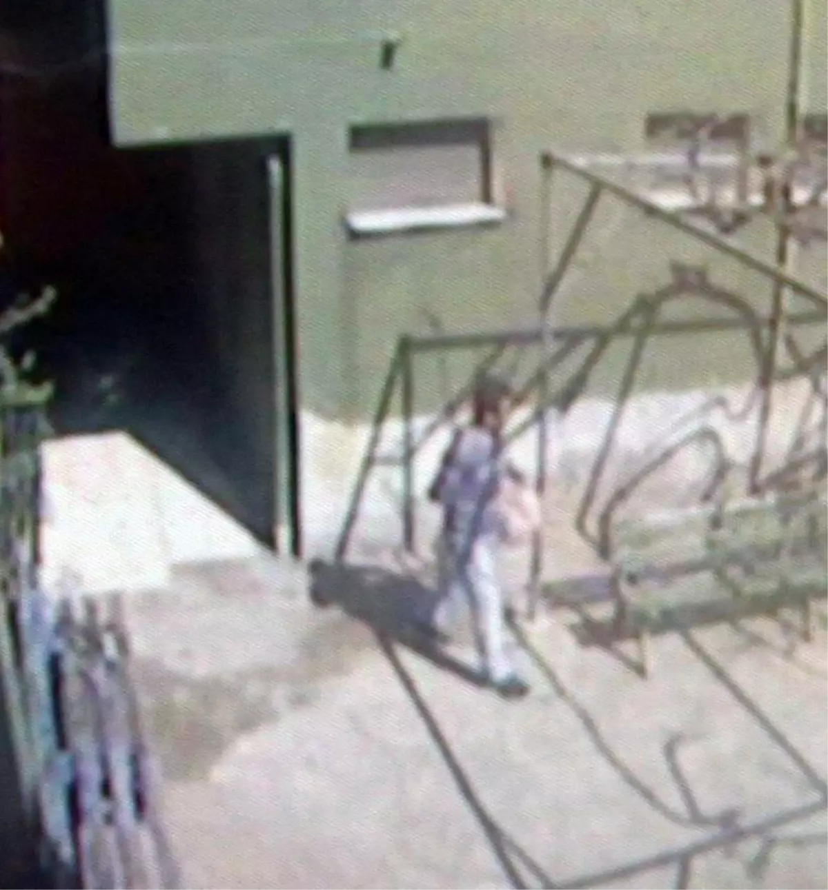 İmamın Motivasyon Sucuklarını Çaldılar