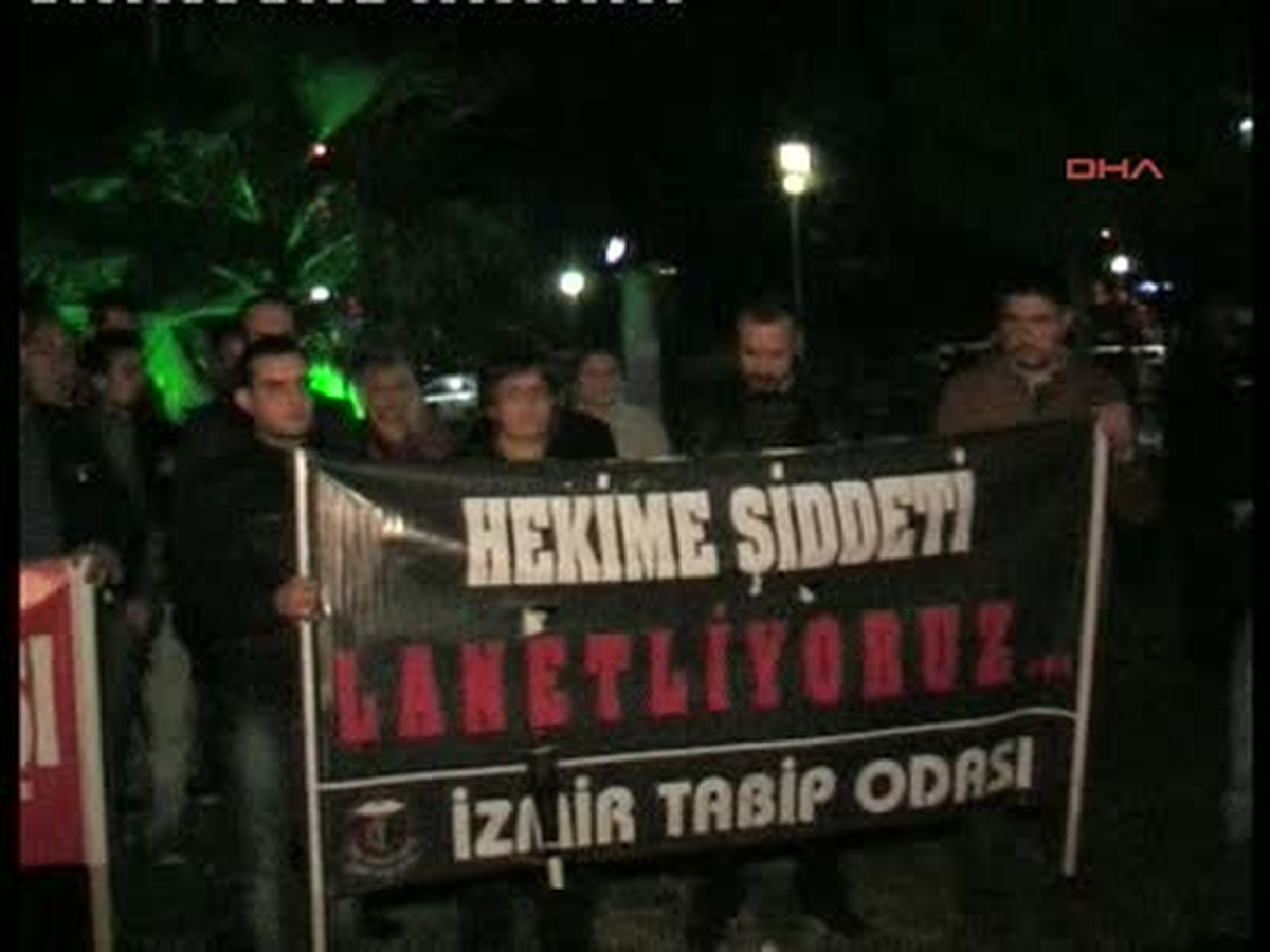 İzmir 1 Gece Boyu Nöbet "İzmir\'de 2 Doktora Saldırıya Sert Tepki" Haberine Ek Gece Boyu Nöbet