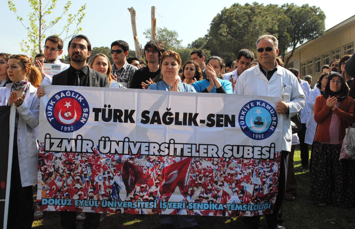 İki Doktora Saldırıya Yönelik Protestolar Sürüyor