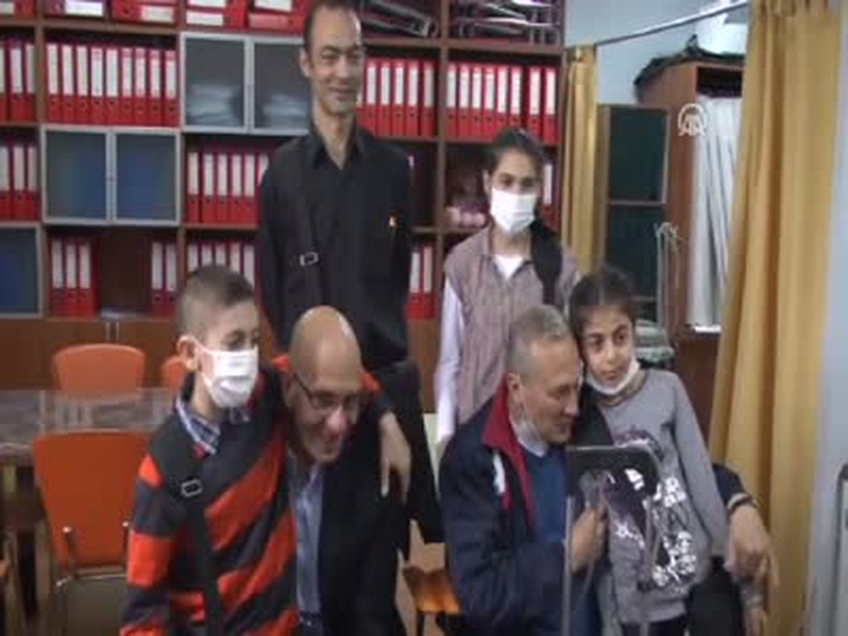 Kalbi Çantada, Aklı Oyunda