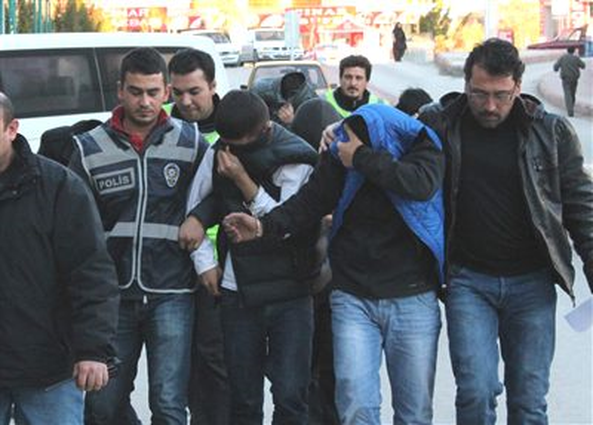 Kuru Üzüm Hırsızları Yakalandı