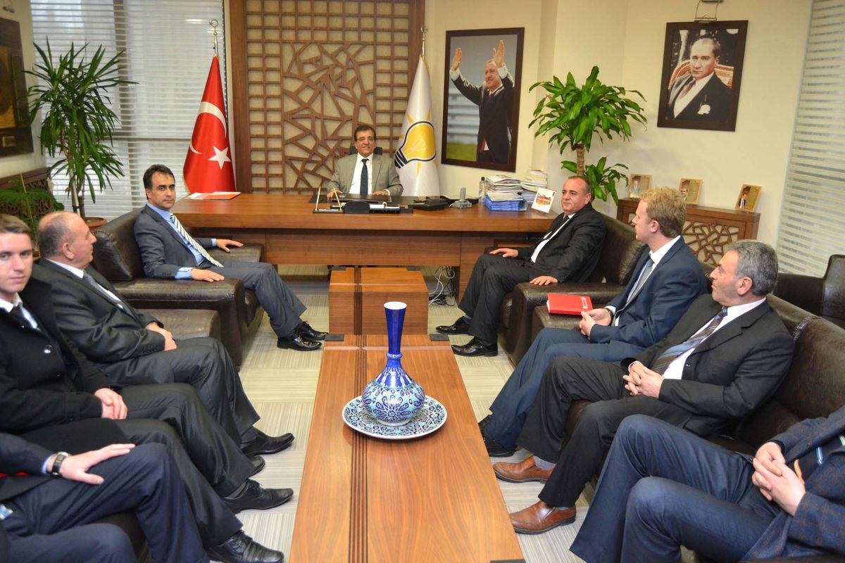 Mamuşa Belediye Başkanı Arif Bütüç, AK Parti Bursa İl Başkanı Sedat Yalçın\'ı Ziyaret Etti
