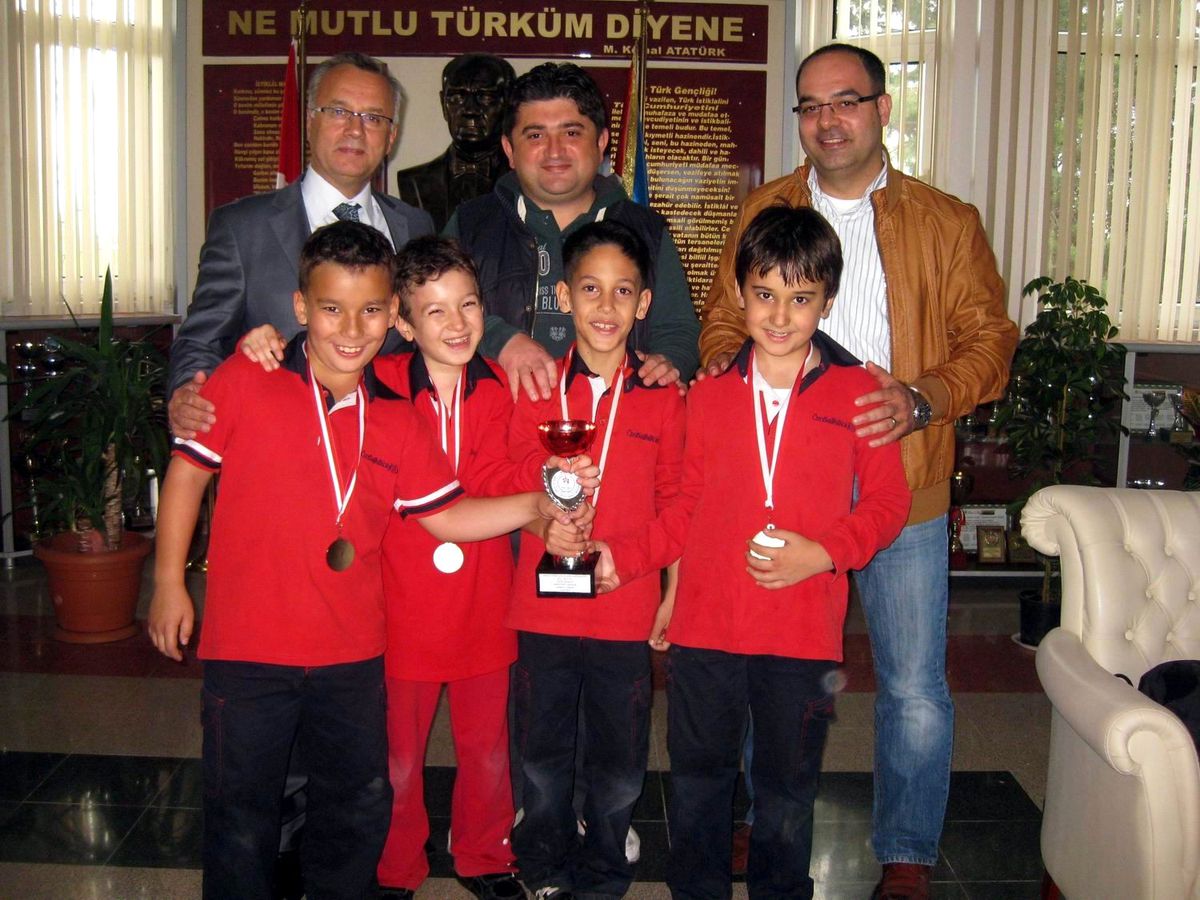 Masa Tenisinde İl 2.\'si Oldular