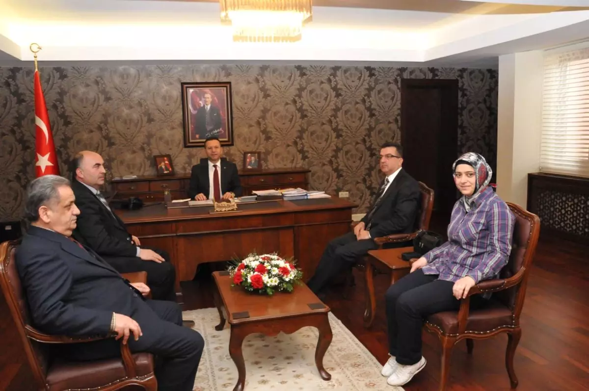 Meyve Üreticileri Genel Başkanı Vali Aksoy'u Ziyaret Etti