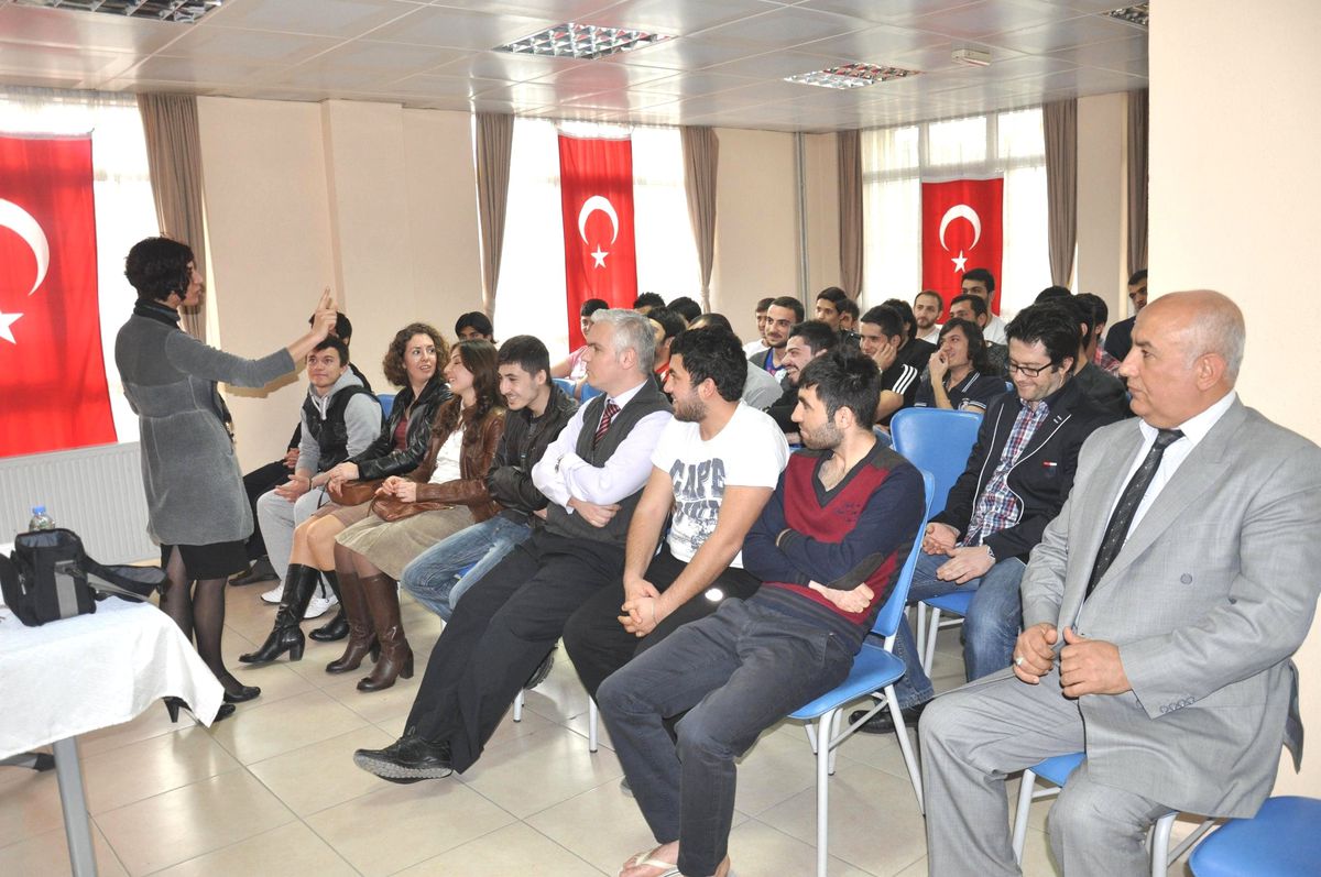 Öğrencilere Farkındalık ve Özgüven Eğitimi