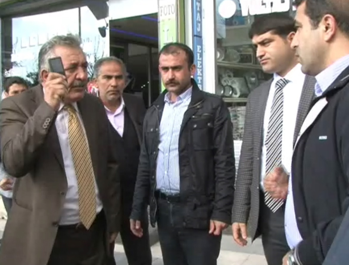 Sadak\'tan "Amerika Ajanı Mısın?" Fırçası