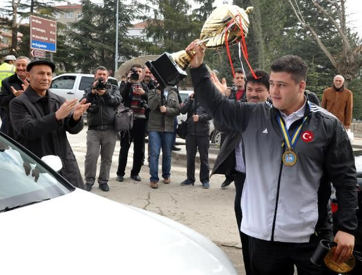 Şampiyona Davul Zurnalı Karşılama