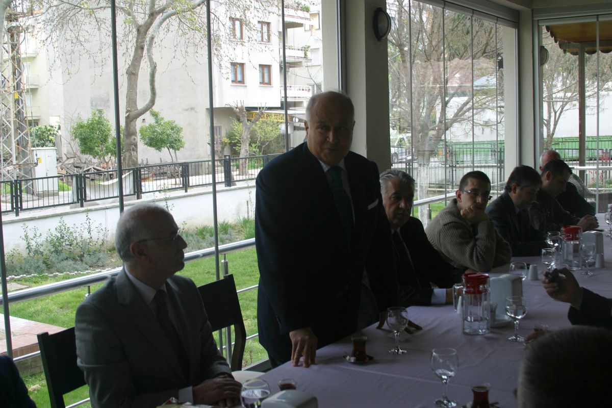 Selçuk Mal Müdürü\'ne Veda Yemeği