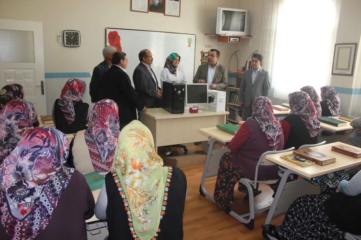 Sosyal Medya Sayesinde Bilgisayarları Oldu