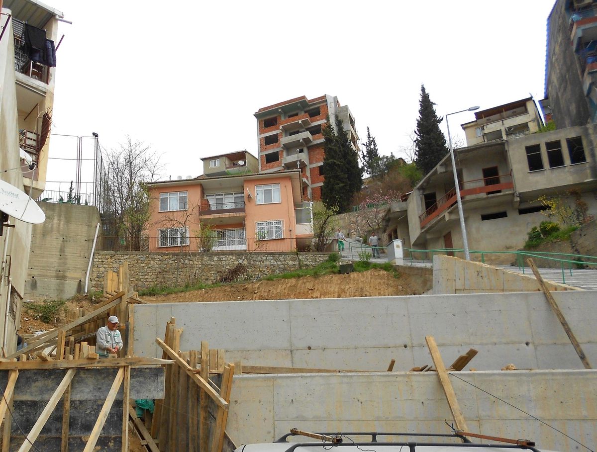 Terzibayırı\'ndaki Park Şekillenmeye Başladı