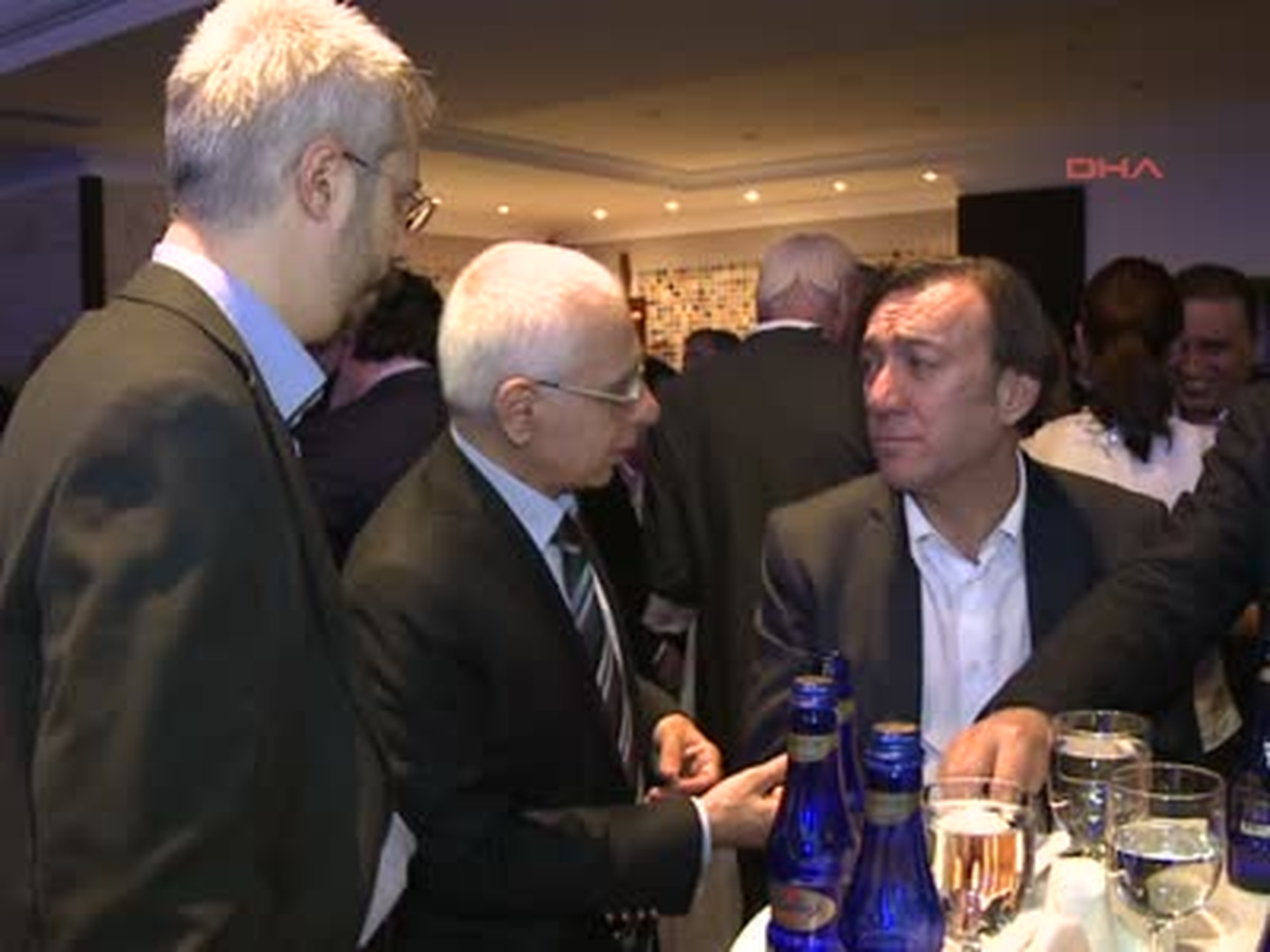 Uludağ Ekonomi Zirvesi Açılış Kokteyli ile Başladı Capital ve Ekonomist Dergileri\'nin Ortaklaşa...