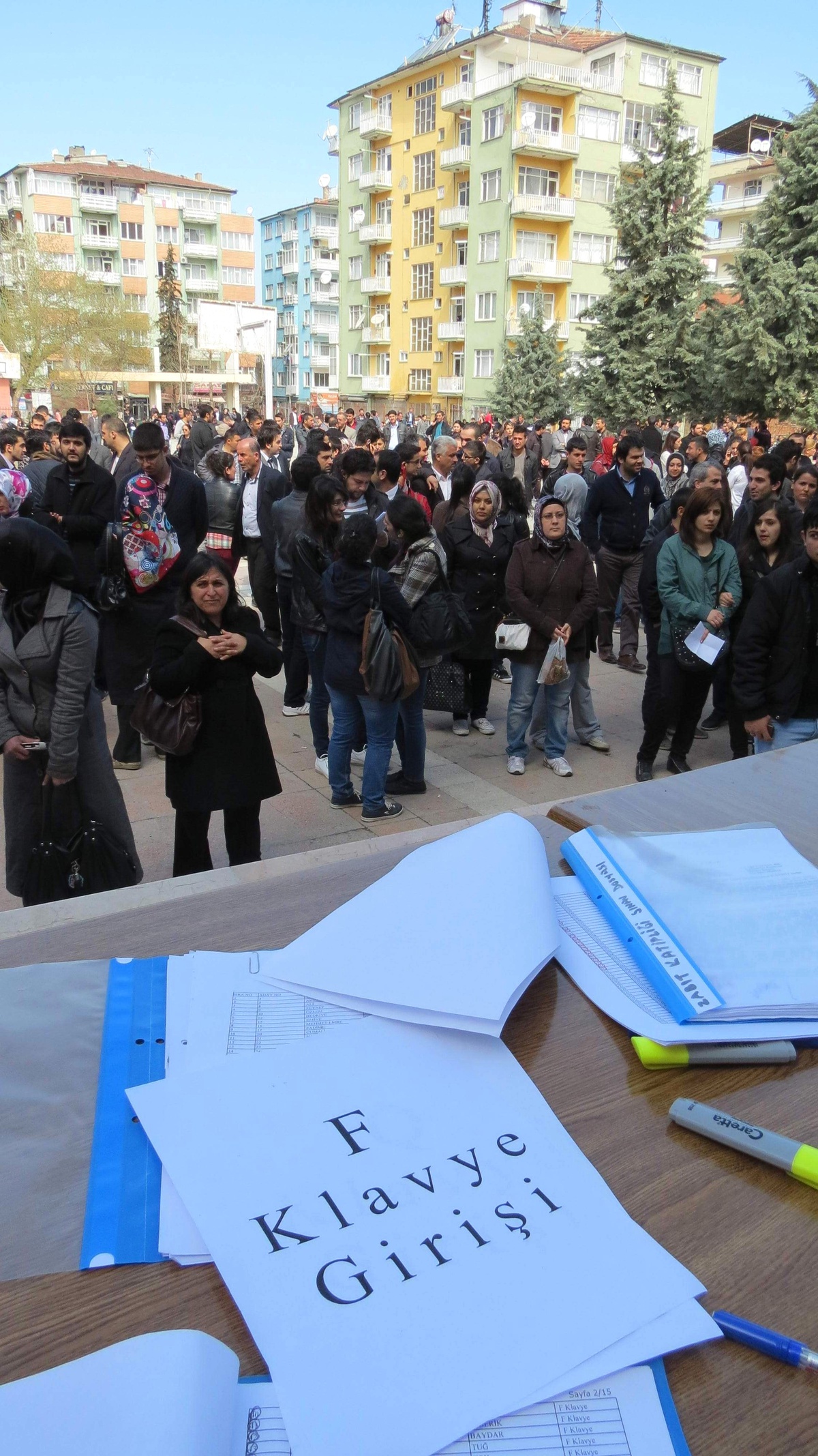 31 Sözleşmeli Katiplik İçin Bin 398 Kişi Sınava Girdi