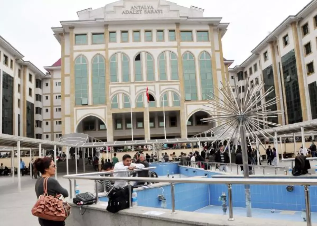 80 Kişilik Yere 2 Bin 300 Kişi Başvurdu