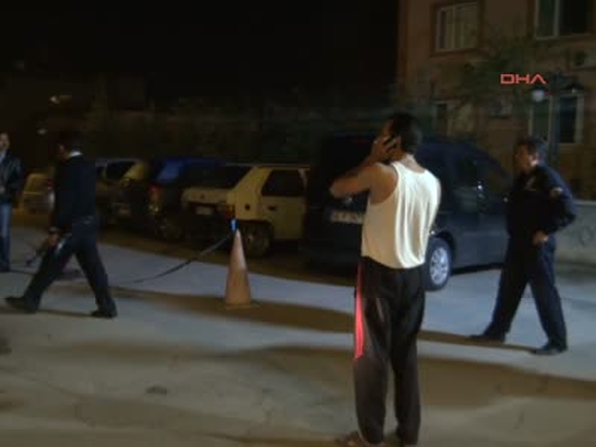 Adana 2 İlçe Emniyet Müdürlüğü\'ne Ateş Açıldı: 1 Polis Yaralı