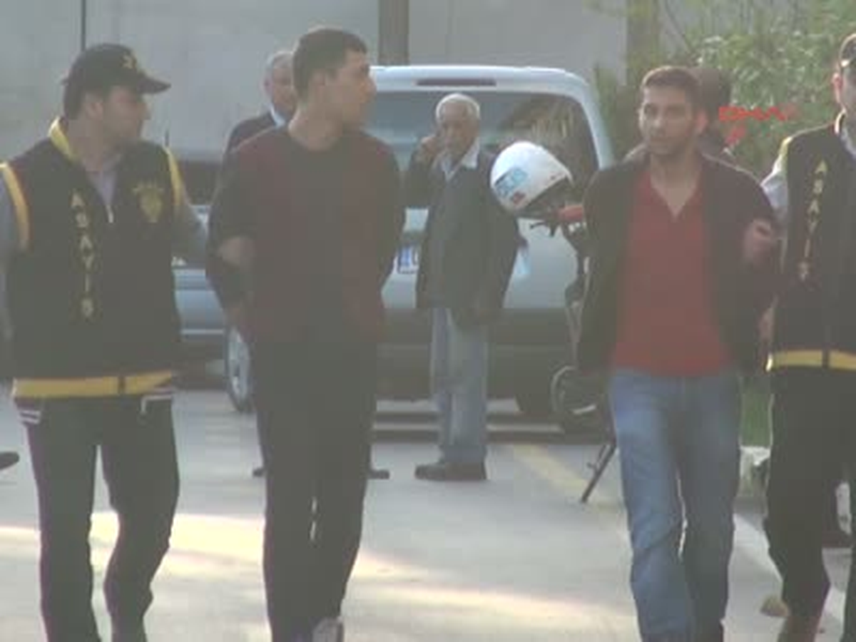 Adana Aynı Bakkalı İkinci Kez Soyunca Yakalandılar Aynı Bakkalı İkinci Kez Soyunca Yakalandılar